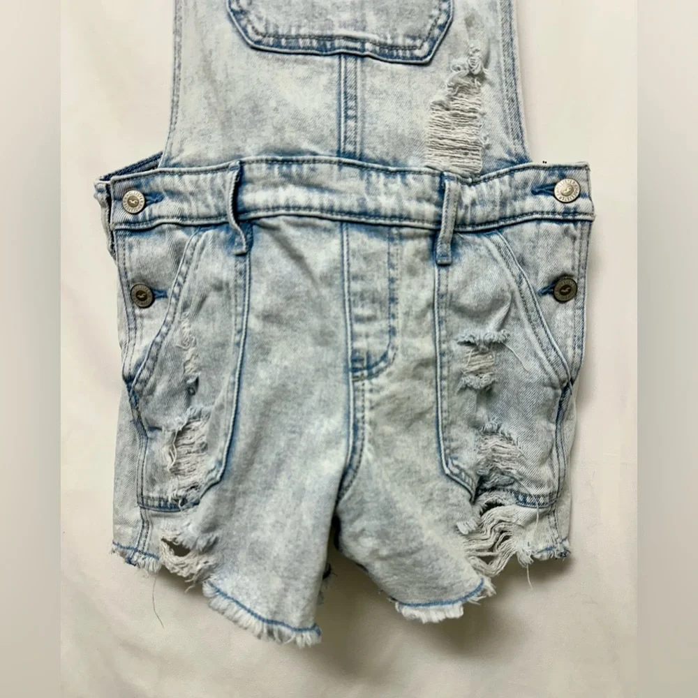 Hollister Boyfriend Short Overalls – Distressed Light Wash – Size S - Picture 4 of 12
